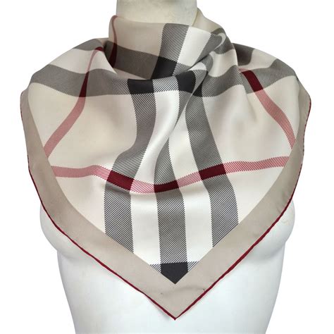 grande echarpe burberry|foulard burberry femme.